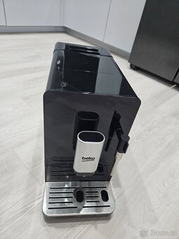 Automaticky kavovar BEKO - 2