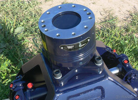 Prodám nový drapák s rotátorem Intermercato - 2