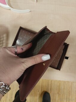 NOVÁ DÁMSKÁ PENĚŽENKA - 2