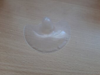 Kojicí klobouček Medela - 2