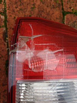 Pravé zadní světlo facelift octavia 2 combi - 2