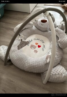 Hrací deka s melodií medvídek. - 2