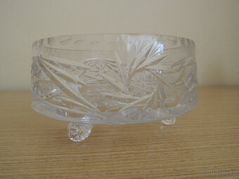 Broušená mísa na nožičkách - 2