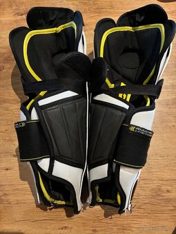 CCM Hokejové holeně - 2