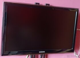 Televize Samsung, funkční, š 52 cm x v 32 cm - 2