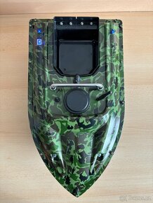 Maskáčová zavážecí loďka na ryby s GPS 2ks baterií 5200mAh - 2