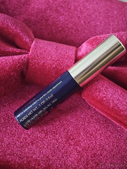 Sumptuous Extreme Lash Multiplying Volume Mascara - 2