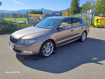 Škoda Superb 3.6 V6 191 kW 4x4, 2012, 126.000 km, full servi - 2