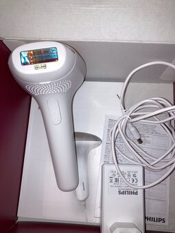 IPL epilátor Philips Lumea IPL 7000 Series SC1994/00 - 2