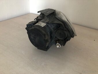 Přední světlo Vw Passat B6 - 2