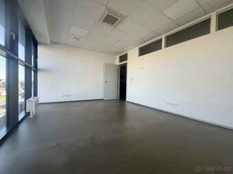 Úžasná moderní kancelář v TOP lokalitě Zlín-Malenovice - 2