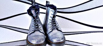 SENZAČNÍ VYTEPLENÉ KOTNÍKOVÉ BOTY-dr.MARTENS-vel.32 - 2