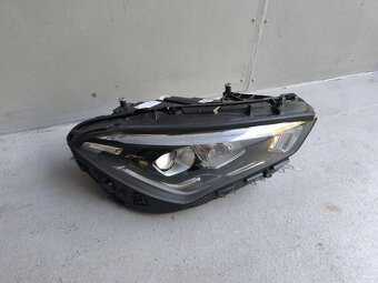 Pravý přední Led světlomet mercedes CLA C118 - 2
