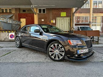 Lancia Thema 3.0L V6 CRD Executive HP A/T Chrysler 300C SRT - 2