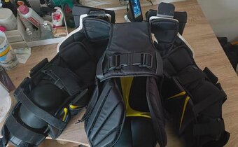 Brankarska vesta ccm axis 1.9 - 2