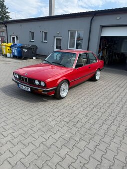 BMW 320i coupe - 2