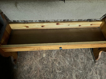 Rohová lavice + dvě židle k renovaci - 2