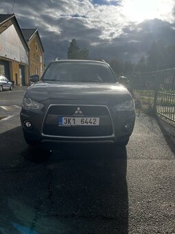 Mitsubishi Outlander 4x4 rv 2011 2.2 DI-D, Automat, 7-místný - 2