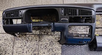 prodám perforovanou palubku z VW Golf 4 (3.5) Cabrio - 2