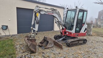 Takeuchi TB 225 V3
Powertilt - 2