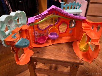 Plastový domeček - 2