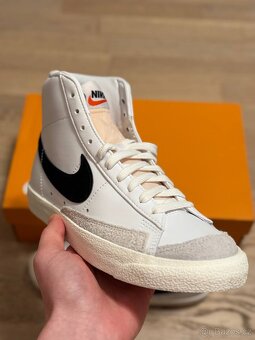 Nike Blazer Mid 

36
1200Kč - 2