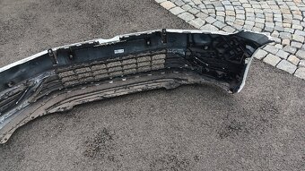 Prodám přední nárazník na golf 7 facelift - 2