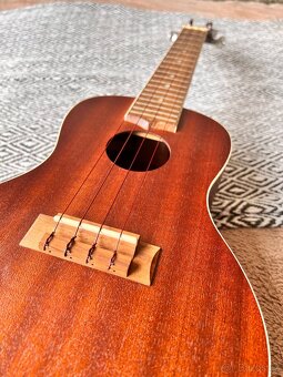 Prodám koncertní ukulele Lanikai MA-C - 2