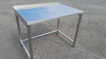 Nerezový stůl 110x75x90 cm se zadním lemem - 2