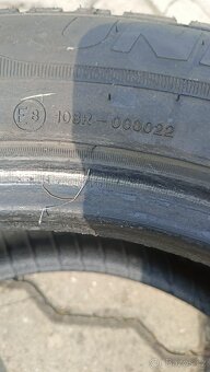 Prodám celoroční pneu 215/55/R16. 2 kd - 2