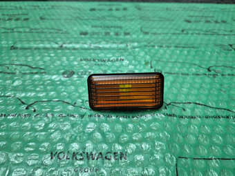 blinkr boční do blatníku oranžový VW Passat B3 357949117 - 2