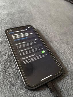 Apple iPhone 11, 64GB Black - 2