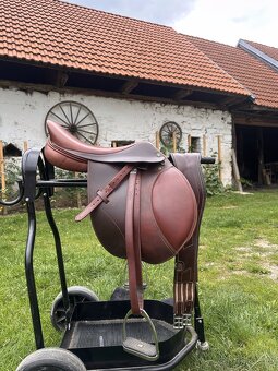 Prodám sedlo skokové (hunter under saddle) + vybavení - 2