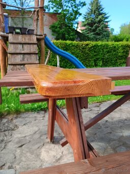 VNITŘNÍ PARAPETY Z MASÍVNÍ BOROVICE Vrchlabí - 2