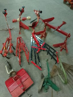 Vari příslušenství,brány,kypřič pluh, těleso, plečka - 2