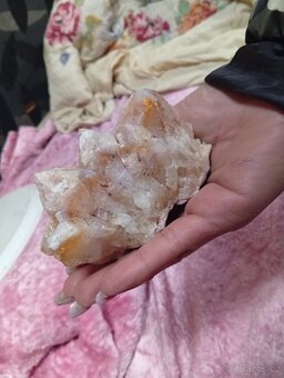 Druza křišťálu křemene... Madagaskar , 360 gr. - 2