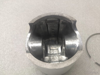 Píst ČZ 125 / 519 - nový + kroužek , původní výroba - 2