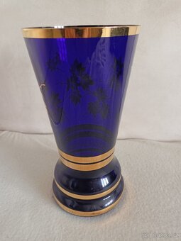 Váza z modrého skla - 2