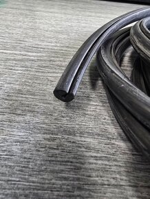 Jaguar xj12 guma do okna těsnící - 2