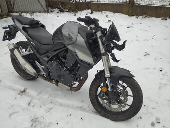 Honda CB 750 Hornet - 2