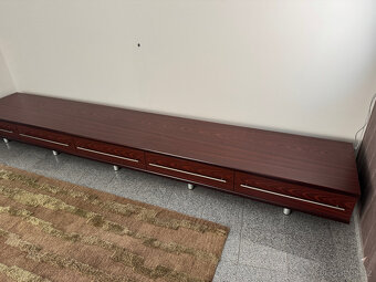 Atypická designová komoda pod televizi - 2