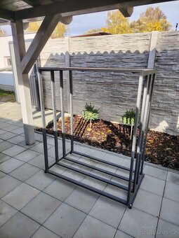 Stojan na dřevo. - 2