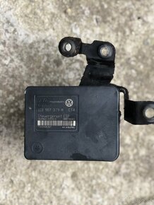 řídící jednotka Abs golf 4 - 2