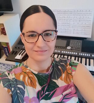 Živá hudba/Dj - Nikola Hamplová - 2