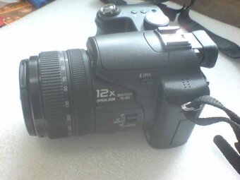 fotoaparát Panasonic DMC-FZ50, příslušenství a brašna - 2