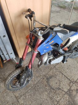 Minibike, Crocs - 2