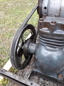 Stary funkcni kompresor dvojvalec na 220 w - 2