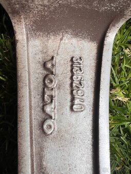 VOLVO kola 8.0Jx18H2 orginál včetně TPMS a pneu - 2