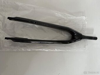 29" Vidlice MTB carbon, Disc , Tapered, rychloupínák - 2