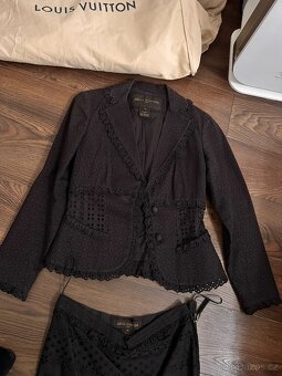 louis vuitton kostýmek vel.38 pc: 5300euro - 2